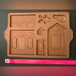 1997 Longaberger Pottery Gingerbread Holiday Home